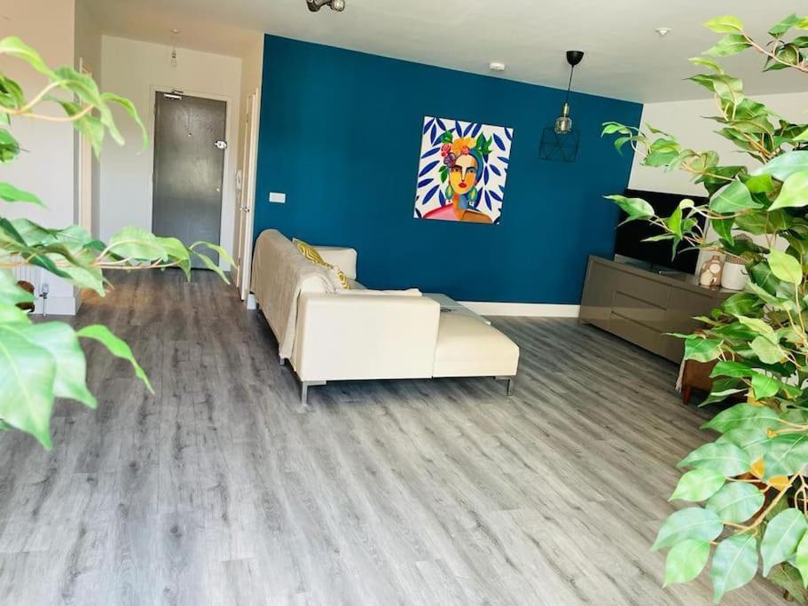 Apartment Stunning Huge Openplan 2bed Flat Woking