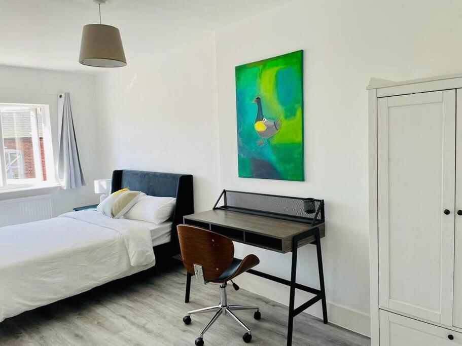 Stunning Huge Openplan 2bed Flat *